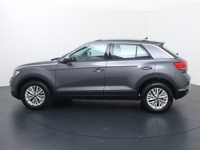 Volkswagen T-Roc 1.0 TSI Style | 110 PK | Achteruitrijcamera | Adaptive cruise control | Apple CarPlay / Android Auto |
