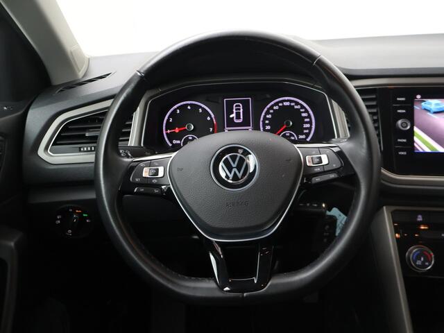 Volkswagen T-Roc 1.0 TSI Style | 110 PK | Achteruitrijcamera | Adaptive cruise control | Apple CarPlay / Android Auto |