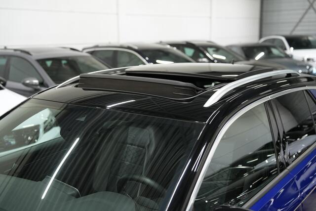 Volkswagen T-Roc 1.5 TSI R-Line * Pano - Keyless - Camera - 19" - Black Style - IQ Light - ACC *