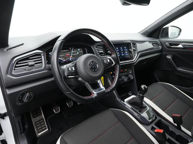 Volkswagen T-Roc 1.0 TSI 115 pk Sport | Achteruitrijcamera | Navigatie | Adaptive Cruise | Elektrische achterklep | Carplay