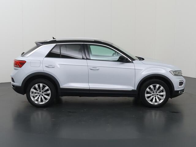 Volkswagen T-Roc 1.5 TSI Sport | Trekhaak | Virtual Cockpit | DAB | Navigatie | Apple CarPlay/Android Auto | Stoelverwarming | Adaptieve Cruise Control | Rijhulp-systeem | Ele.kofferdeksel |