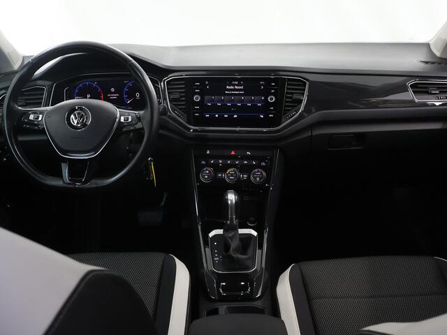 Volkswagen T-Roc 1.5 TSI Sport | Trekhaak | Virtual Cockpit | DAB | Navigatie | Apple CarPlay/Android Auto | Stoelverwarming | Adaptieve Cruise Control | Rijhulp-systeem | Ele.kofferdeksel |