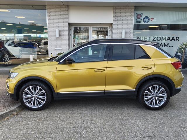 Volkswagen T-Roc 1.5 TSI Style Business | Navi | Sensoren v/a | Stoelverwarming