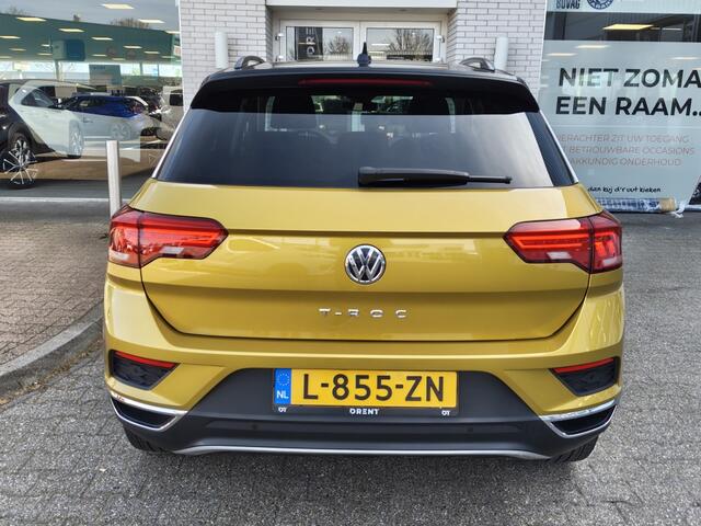 Volkswagen T-Roc 1.5 TSI Style Business | Navi | Sensoren v/a | Stoelverwarming