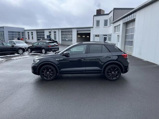 Volkswagen T-Roc 1.5 TSI R-LINE Blackstyle ** LED, VIRTUAL, ACC, MASSAGE, VERW. STUUR, 18-inch LMV ** 1e EIG - Slechts 27.061km. ** ** INFORMEER OOK NAAR ONZE AANTREKKELIJKE FINANCIAL-LEASE TARIEVEN **