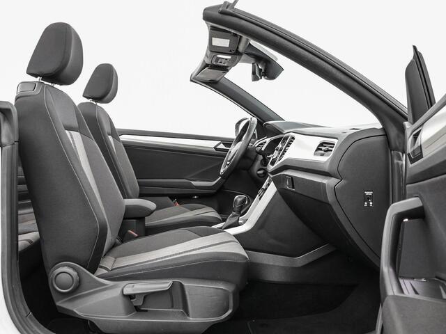 Volkswagen T-Roc Cabrio 1.5 TSI 150pk DSG Style · Apple/Android Car Play · Stoelverwarming · Alarm · Navigatie · P-Sensoren · 17'' Inch ·