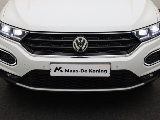 Volkswagen T-Roc 1.5 TSI 150PK DSG Style · Camera · Panoramadak · Apple/Android Car Play · Trekhaak · Navigatie · 17'' Inch ·