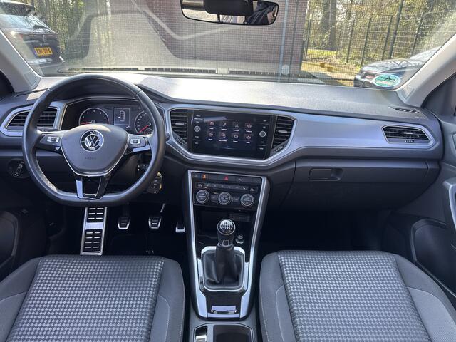 Volkswagen T-Roc TSI 110PK COMFORTLINE CARPLAY/PANORAMADAK/STOELVERW.