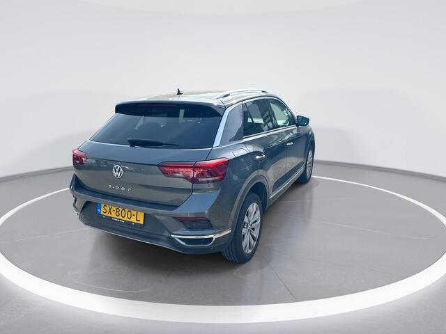 Volkswagen T-Roc 1.5 TSI 150pk DSG Sport · Trekhaak · Camera · Apple/Android Car Play · Dodehoeksensor · Elektrische kofferbakklep ·