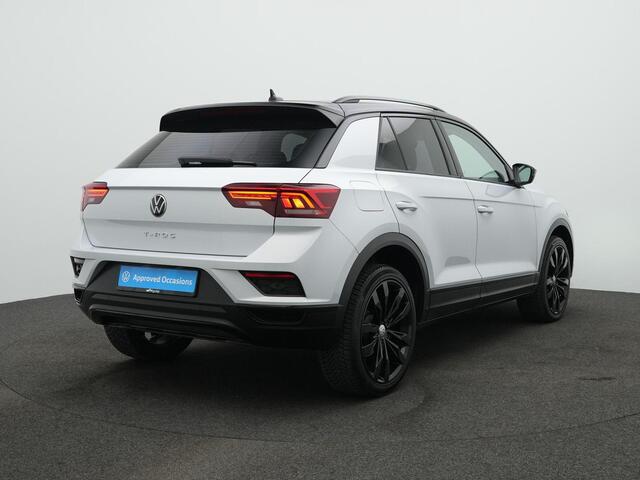 Volkswagen T-Roc 1.5 TSI 150 pk DSG Sport | Achteruitrijcamera | Stoelverwarming | Navigatie | Adaptive Cruise