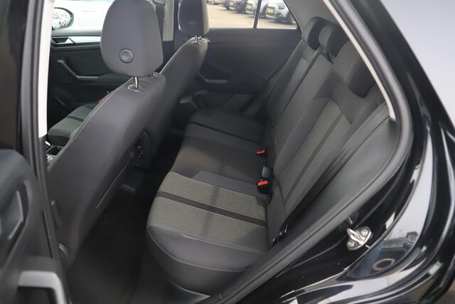 Volkswagen T-Roc 1.5 TSI Life Black Edition 150PK DSG Automaat Trekhaak Virtual 19 inch LMV Adaptive Cruise Lane Assist LED