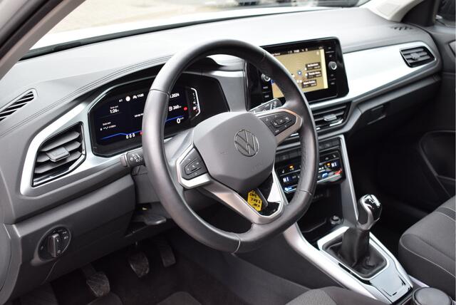 Volkswagen T-Roc 1.0 TSI Life Airco Lichtmetaal Trekhaak Navi
