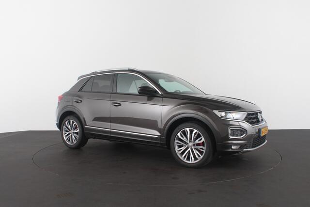 Volkswagen T-Roc 1.5 TSI Sport >150pk/DSG/Black Oak Brown/Camera/ACC/Stoelverwarming