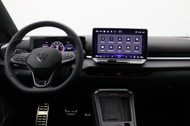 Volkswagen T-Roc 1.5 eTsi R-Line First Edition 150PK DSG Pano-Schuifdak, Trekhaak