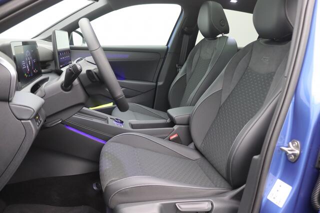 Volkswagen T-Roc 1.5 eTsi R-Line First Edition 150PK DSG Pano-Schuifdak, Trekhaak