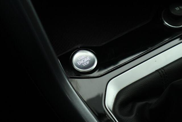 Volkswagen T-Roc 1.5 TSI 150pk Style Trekhaak Camera Led Keyless Stoelverwarming Virtual Cockpit App-Connect