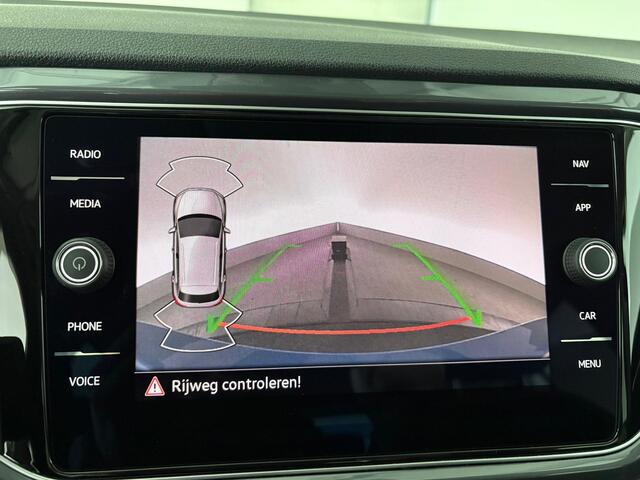 Volkswagen T-Roc 1.5 TSI Sport Business R | ADAP. CRUISE | CARPLAY | STOELVERW. | CAMERA |
