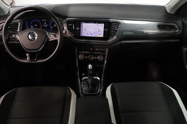 Volkswagen T-Roc 1.5 TSI Style Business | Camera | Climate control | Trekhaak | Navigatie | Virtual cockpit |