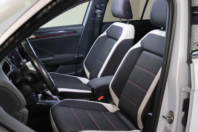 Volkswagen T-Roc 1.5 TSI Sport Panoramadak, ACC, Bluetooth, LED, Virtual,