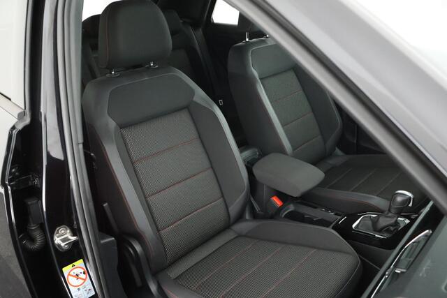 Volkswagen T-Roc 1.5 TSI 150pk DSG Sport Black Style Trekhaak Led Stoelverwarming Virtual Cockpit Navigatie