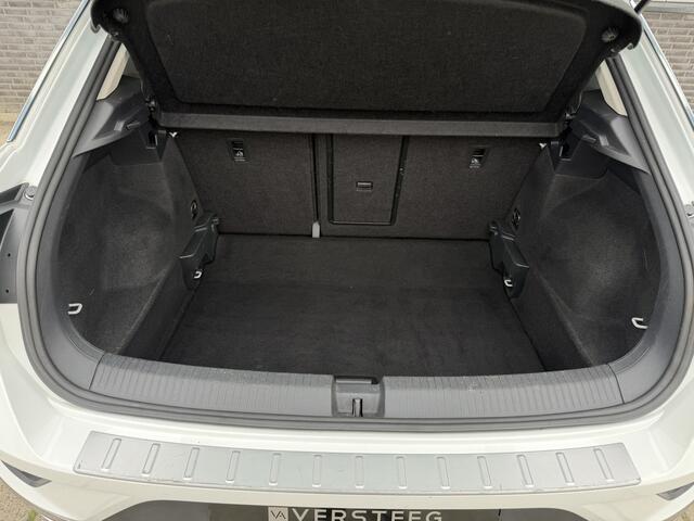Volkswagen T-Roc 1.5 TSI Sport | Pano | Trekhaak | LED | Carplay | Camera | Virtual Cockpit | PDC