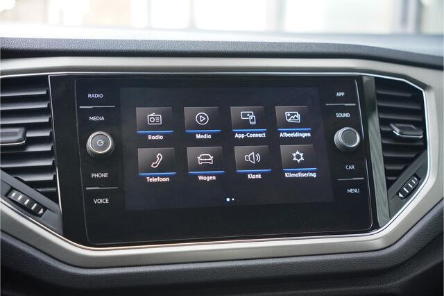 Volkswagen T-Roc 1.5 TSI Style Automaat, CAMERA, TREKHAAK, CARPLAY