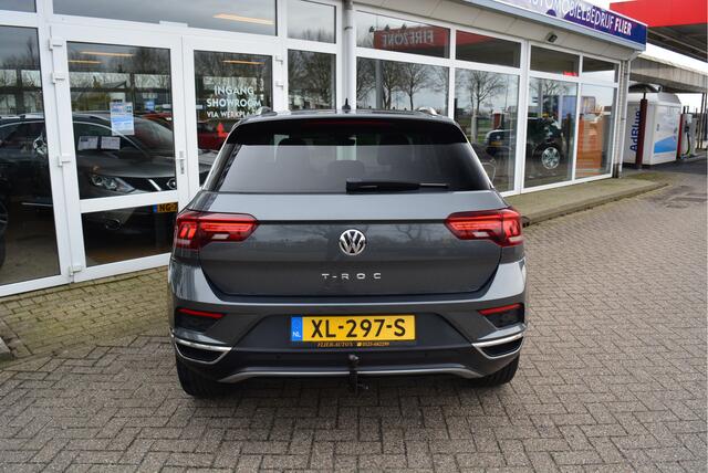 Volkswagen T-Roc 1.5 150PK TSI Sport ? Orig. NL ? Adaptive ? StoelVW ? StuurVW ? Trekhaak ?