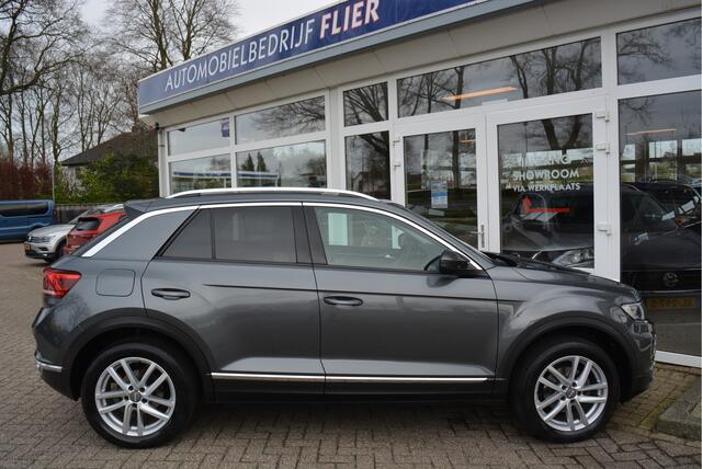 Volkswagen T-Roc 1.5 150PK TSI Sport ? Orig. NL ? Adaptive ? StoelVW ? StuurVW ? Trekhaak ?