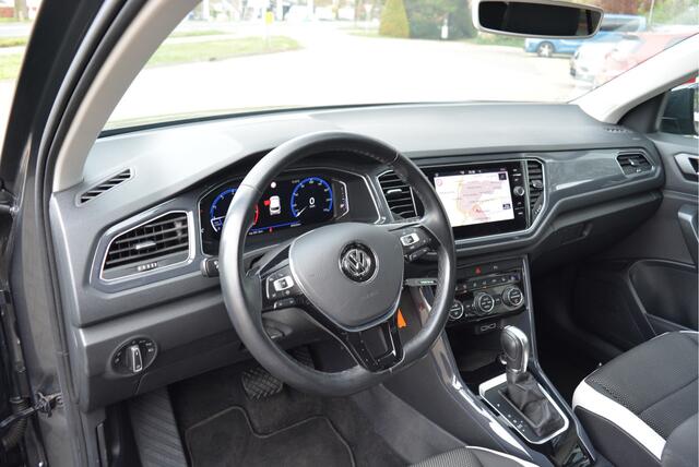 Volkswagen T-Roc 1.5 150PK TSI Sport ? Orig. NL ? Adaptive ? StoelVW ? StuurVW ? Trekhaak ?