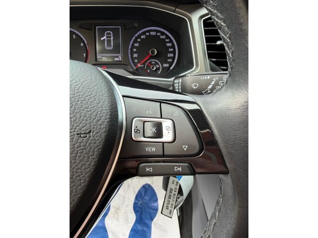 Volkswagen T-Roc 1.5 TSI Style Carplay Adapt.cruise PDC 12 mnd. Bovag garantie