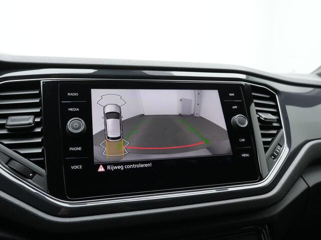 Volkswagen T-Roc 1.5 TSI 150 pk DSG R-Line | Panoramadak | Achteruitrijcamera | Stoelverwarming | Navigatie | Adaptive Cruise
