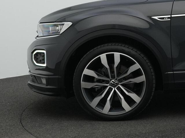 Volkswagen T-Roc 1.5 TSI 150 pk DSG R-Line | Panoramadak | Achteruitrijcamera | Stoelverwarming | Navigatie | Adaptive Cruise