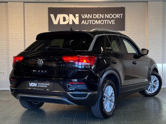 Volkswagen T-Roc Style 116pk Navi Carplay Trekhaak Stoelverw 16''