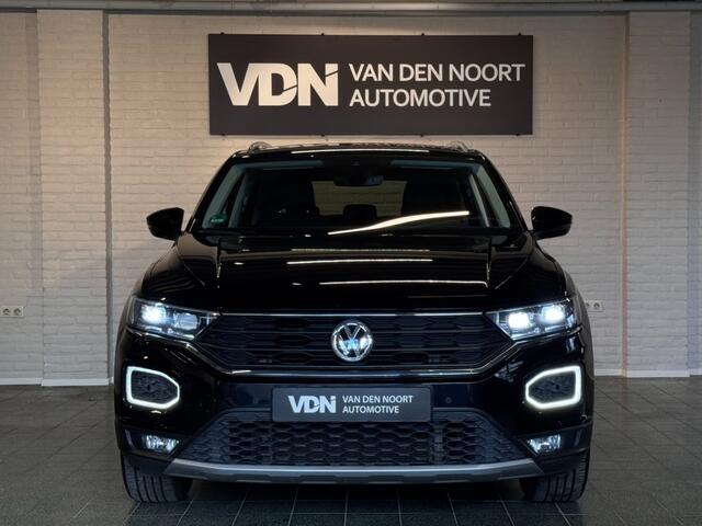 Volkswagen T-Roc Style 116pk Navi Carplay Trekhaak Stoelverw 16''