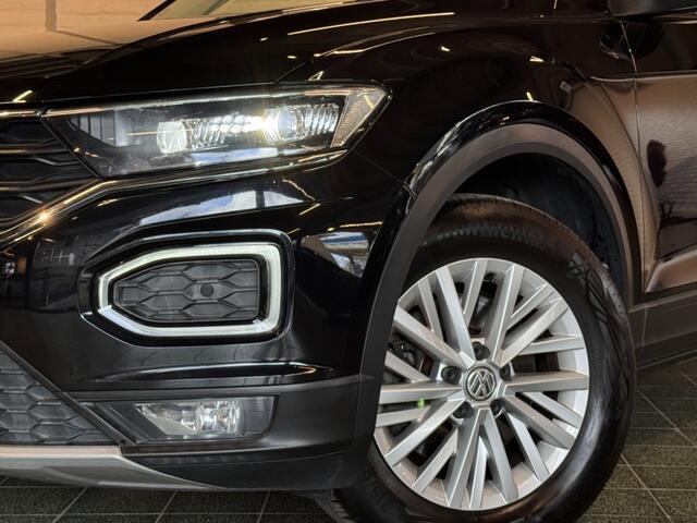 Volkswagen T-Roc Style 116pk Navi Carplay Trekhaak Stoelverw 16''