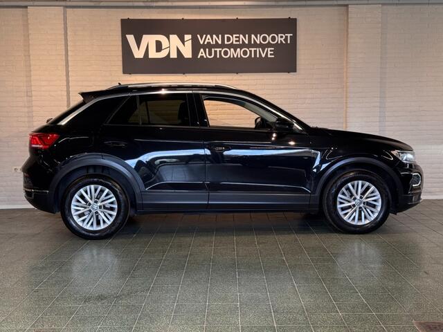 Volkswagen T-Roc Style 116pk Navi Carplay Trekhaak Stoelverw 16''