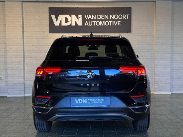 Volkswagen T-Roc Style 116pk Navi Carplay Trekhaak Stoelverw 16''