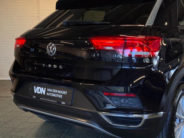 Volkswagen T-Roc Style 116pk Navi Carplay Trekhaak Stoelverw 16''