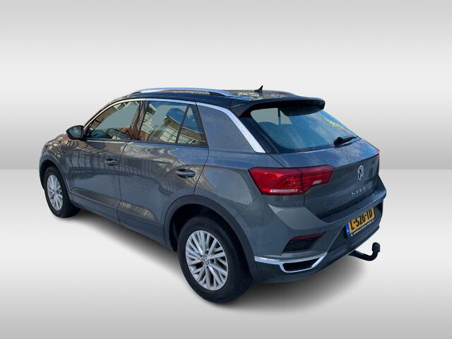 Volkswagen T-Roc 1.5 TSI 150pk Style DSG Automaat Navigatie / Parkeersensoren / Trekhaak / App-connect / Spiegelpakket