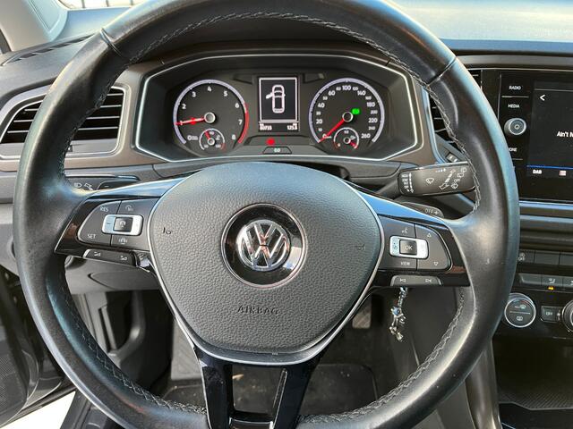 Volkswagen T-Roc 1.5 TSI 150pk Style DSG Automaat Navigatie / Parkeersensoren / Trekhaak / App-connect / Spiegelpakket