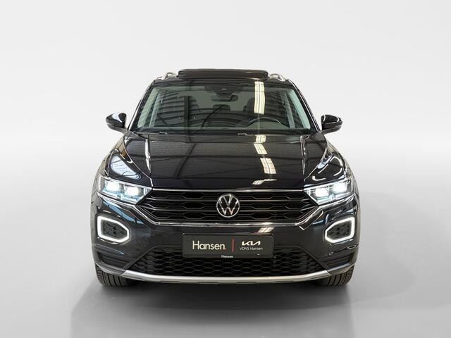 Volkswagen T-Roc 1.0 TSI Style Business I Pano I Trekhaak I Stoelverwarming