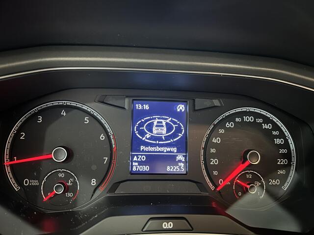 Volkswagen T-Roc 1.5 TSI Style | Navigatie | Adaptieve cruise control |