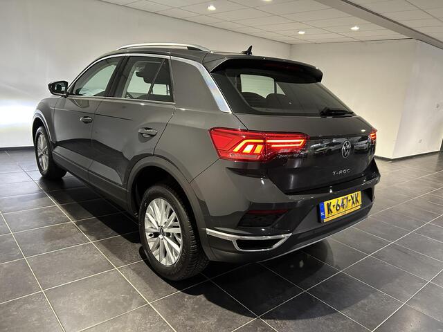 Volkswagen T-Roc 1.5 TSI Style | Navigatie | Adaptieve cruise control |
