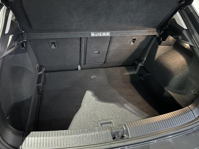 Volkswagen T-Roc 1.5 TSI Style | Navigatie | Adaptieve cruise control |