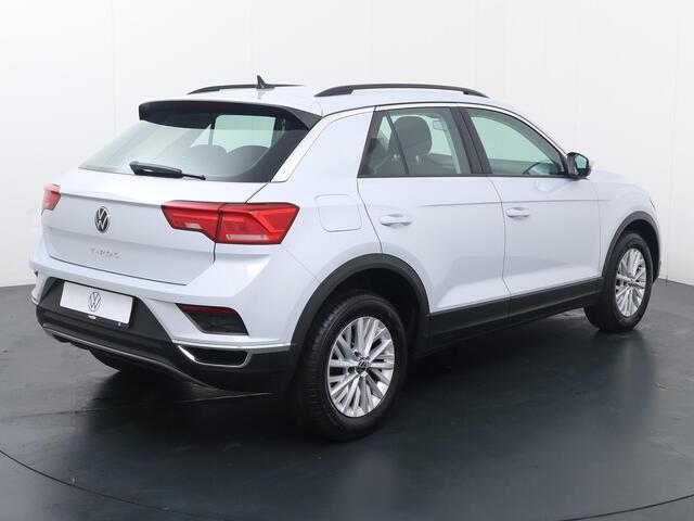 Volkswagen T-Roc 1.0 TSI Style | 110 PK | Achteruitrijcamera | Navigatiesysteem | Adaptive cruise control |