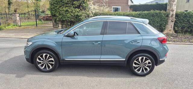 Volkswagen T-Roc 1.5 TSI R-Line Edition Virtual Cockpit Stuur/Stoelverwarming PDC V+A Camera