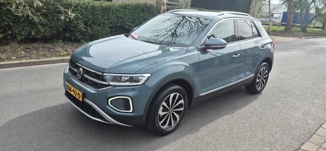 Volkswagen T-Roc 1.5 TSI R-Line Edition Virtual Cockpit Stuur/Stoelverwarming PDC V+A Camera