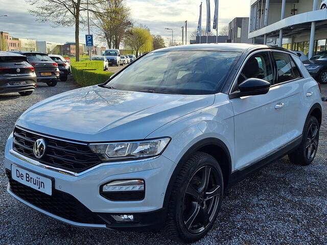 Volkswagen T-Roc 1.5 TSI 150pk Style (Trekhaak,Camera,Navi)