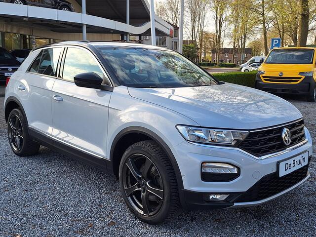 Volkswagen T-Roc 1.5 TSI 150pk Style (Trekhaak,Camera,Navi)