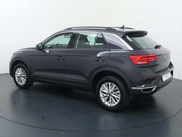 Volkswagen T-Roc 1.0 TSI Style | 110 PK | Adaptive cruise control | Climate control | Navigatiesysteem | Apple Carplay/Android Auto |
